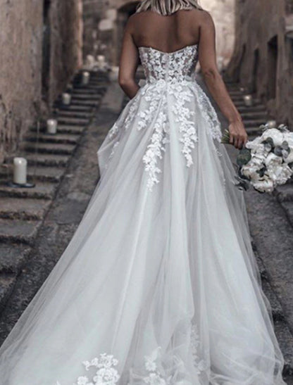 Beach Wedding Dresses A-Line Sweetheart Strapless Court Train Lace Bridal Gowns With Embroidery Appliques