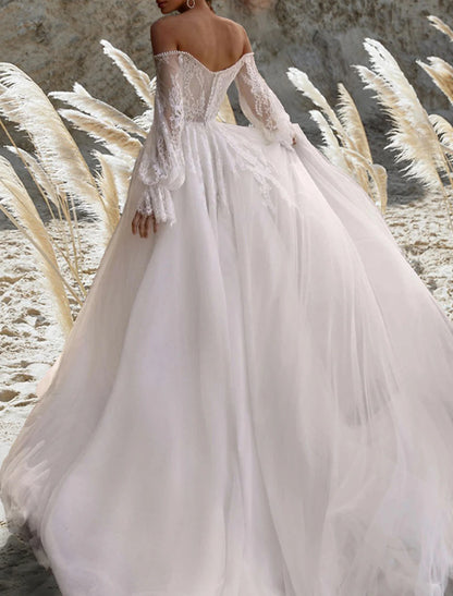 Beach Boho Wedding Dresses A-Line Off Shoulder Long Sleeve Court Train Lace Bridal Gowns With Beading