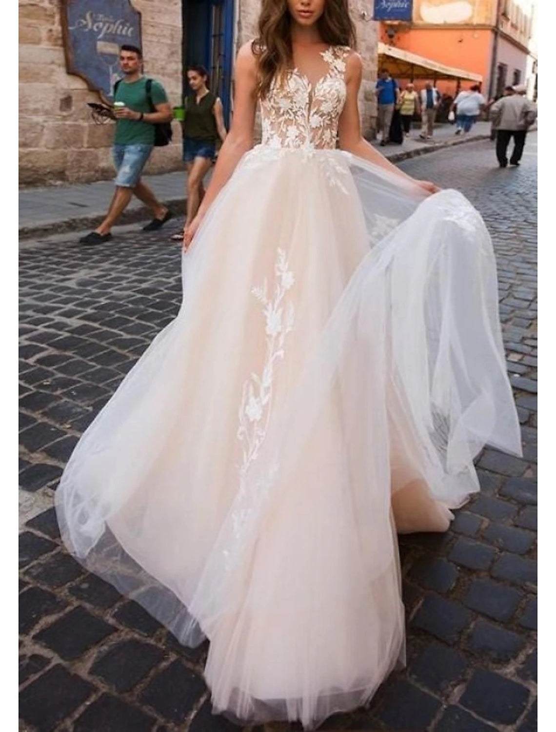 Beach Open Back Sexy Wedding Dresses A-Line V Neck Sleeveless Court Train Lace Bridal Gowns With Appliques