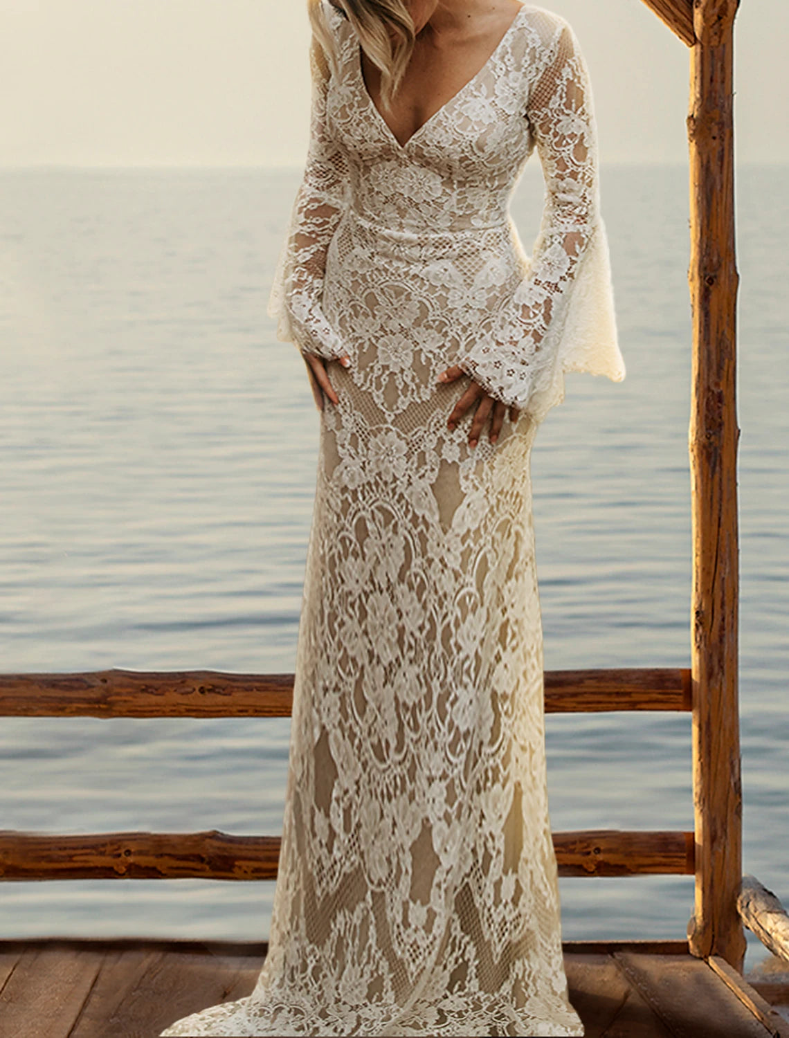 Beach Vintage Open Back Boho Wedding Dresses Mermaid / Trumpet V Neck Long Sleeve Court Train Lace Bridal Gowns With Appliques