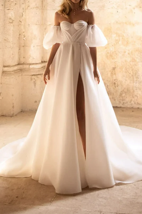 Line Sweetheart Short sleeved Countryside Wedding Dress Paired with Palace Train