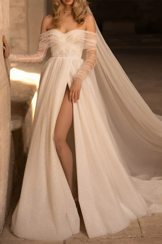 A Line Sweetheart Long sleeved Countryside Style Wedding Dress Paired with Palace Train