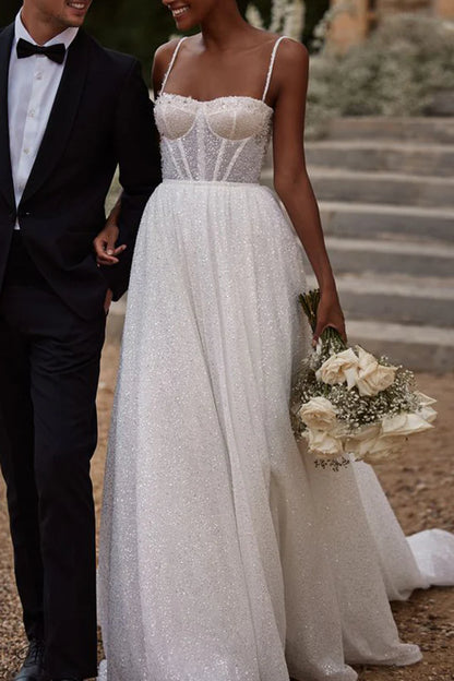 A Sweetheart Pearl Countryside Style Wedding Dress with Sweeping Train