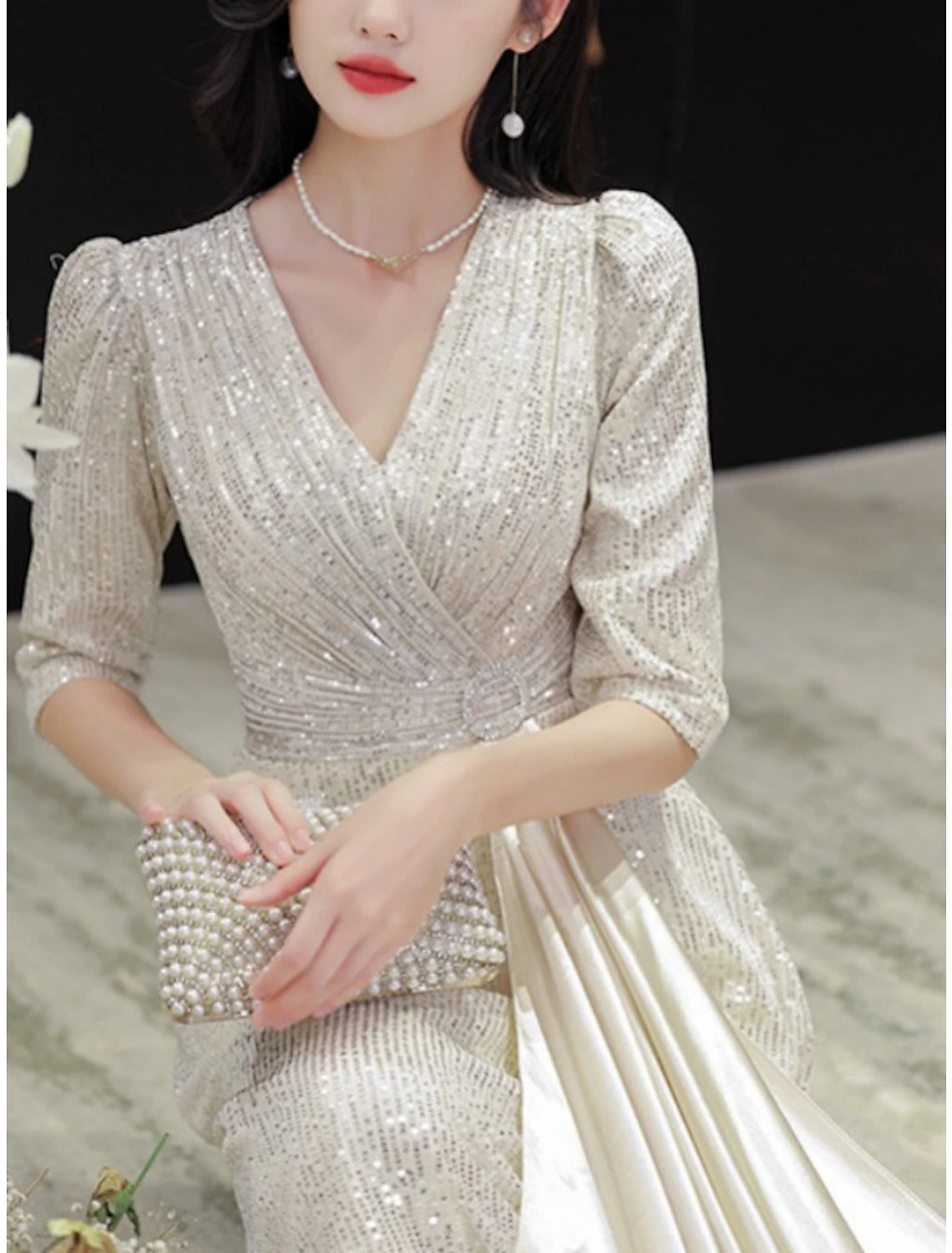 A-Line Mother of the Bride Dress Wedding Guest Elegant Sparkle & Shine Petite V Neck Sweep / Brush Train Sequined Half Sleeve with Pleats Crystal Brooch