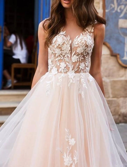 Beach Open Back Sexy Wedding Dresses A-Line V Neck Sleeveless Court Train Lace Bridal Gowns With Appliques