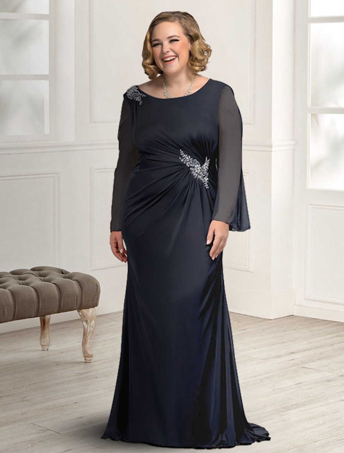 Sheath / Column Mother of the Bride Dress Plus Size Elegant Jewel Neck Sweep / Brush Train Chiffon Long Sleeve with Ruched Crystal Brooch