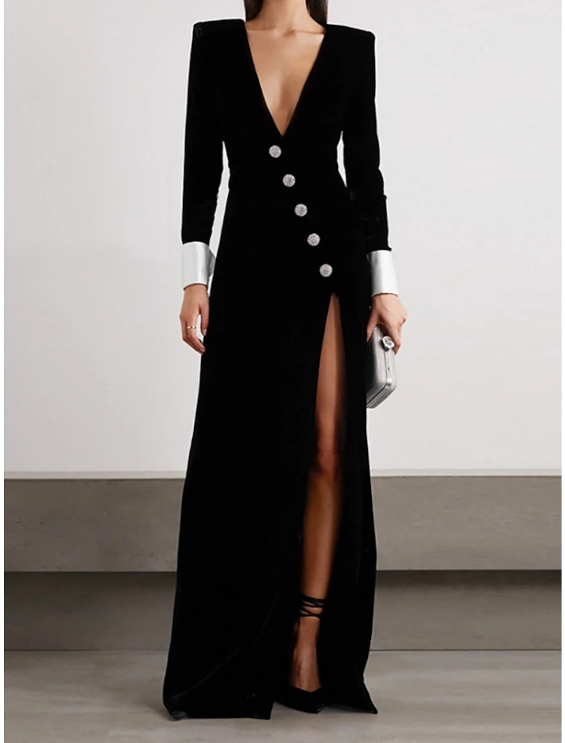 A-Line Evening Gown Elegant Dress Formal Black Dress Floor Length Long Sleeve V Neck Velvet with Buttons Slit 2024