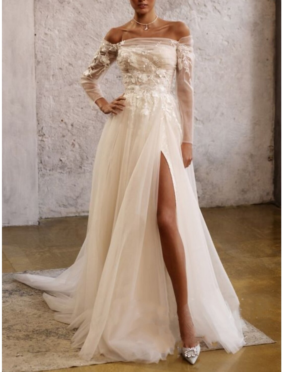 Beach Mature Wedding Dresses A-Line Off Shoulder Long Sleeve Court Train Lace Bridal Gowns With Pleats Split Front