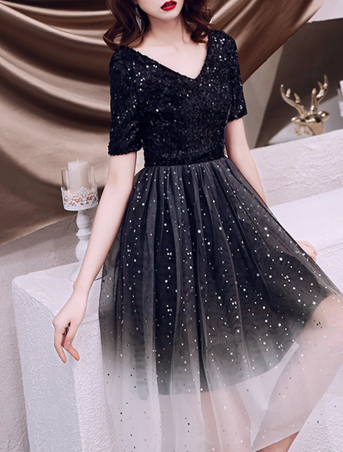 A-Line Cocktail Dresses Sparkle Dress Party Wear Cocktail Party Knee Length Short Sleeve V Neck Tulle with Pleats Sequin