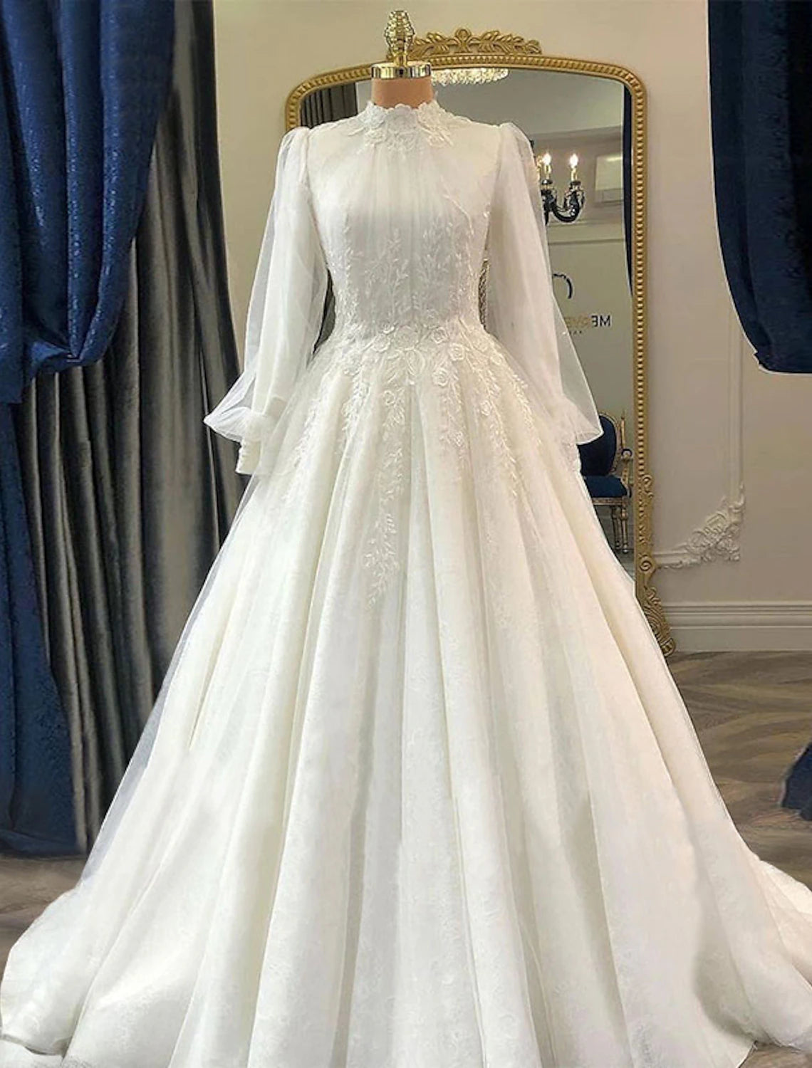 Engagement Vintage 1940s / 1950s Formal Fall Wedding Dresses Ball Gown High Neck Long Sleeve Court Train Lace Bridal Gowns With Pleats Appliques Summer Wedding Party