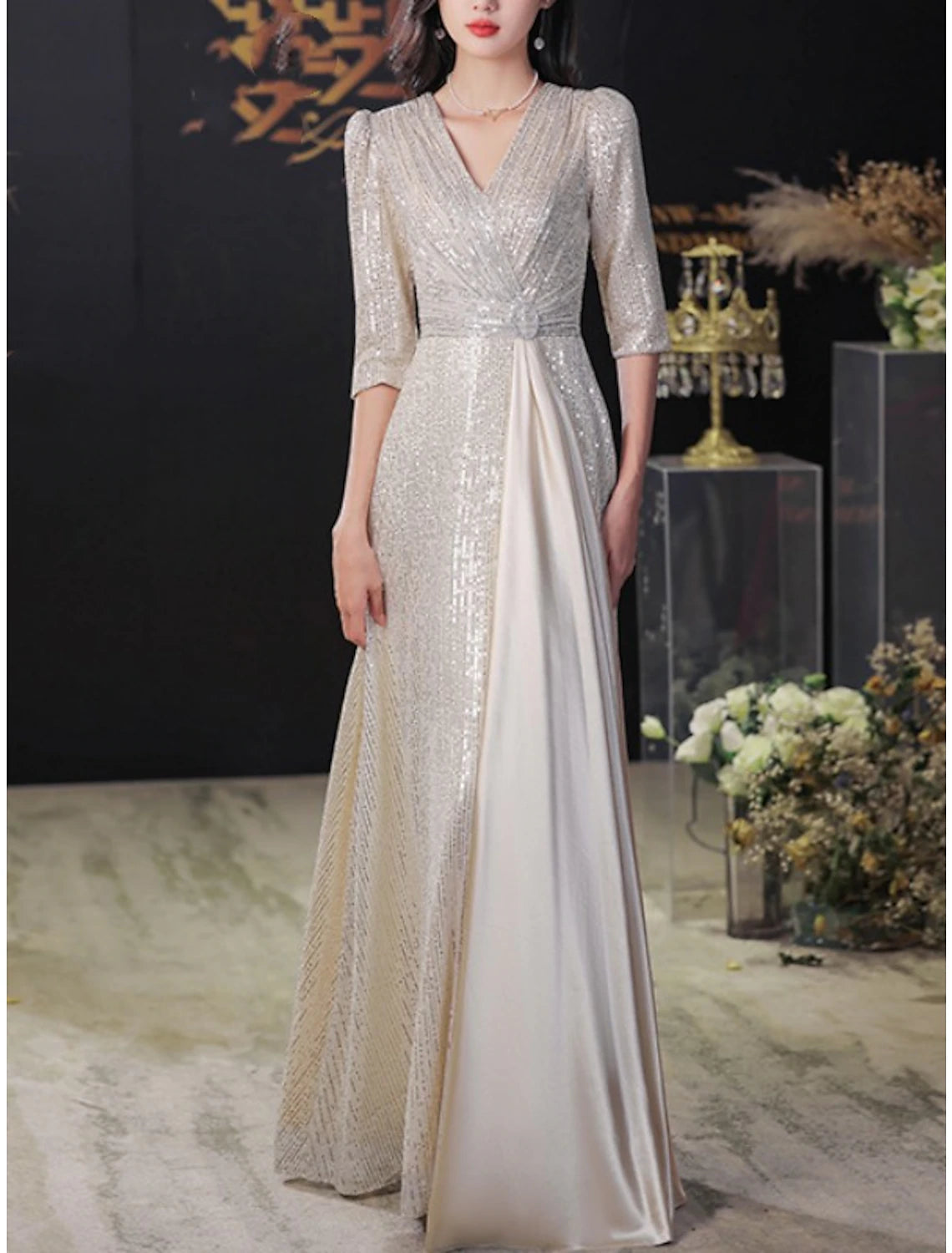 A-Line Mother of the Bride Dress Wedding Guest Elegant Sparkle & Shine Petite V Neck Sweep / Brush Train Sequined Half Sleeve with Pleats Crystal Brooch