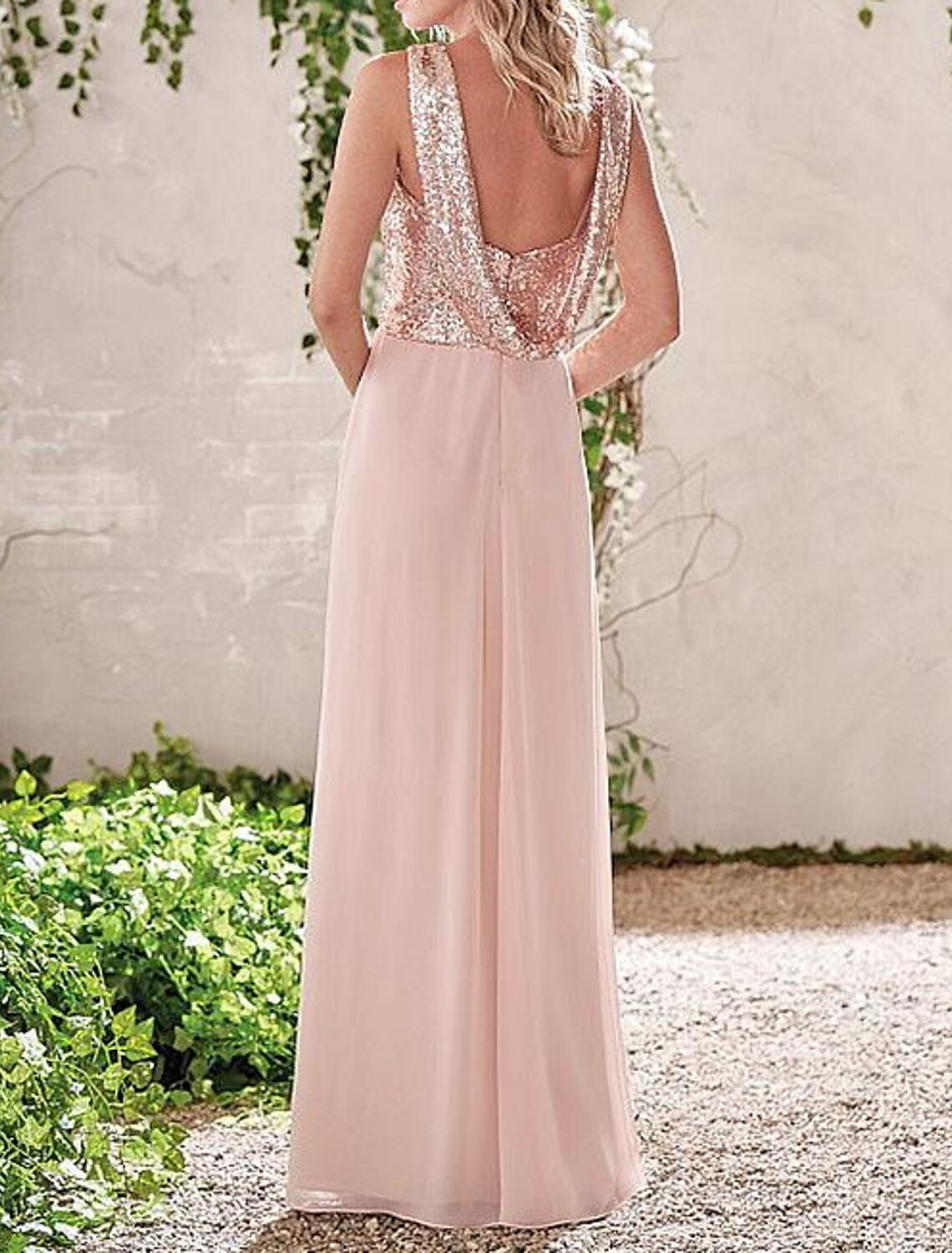 Sheath / Column Bridesmaid Dress Cowl Neck Sleeveless Elegant Floor Length Chiffon / Sequined with Sequin / Ruching